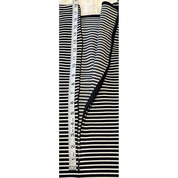 Women's GAP Brand Fit & Flare Dress Knee Length Black White Striped Size 12 - Picture 9 of 16